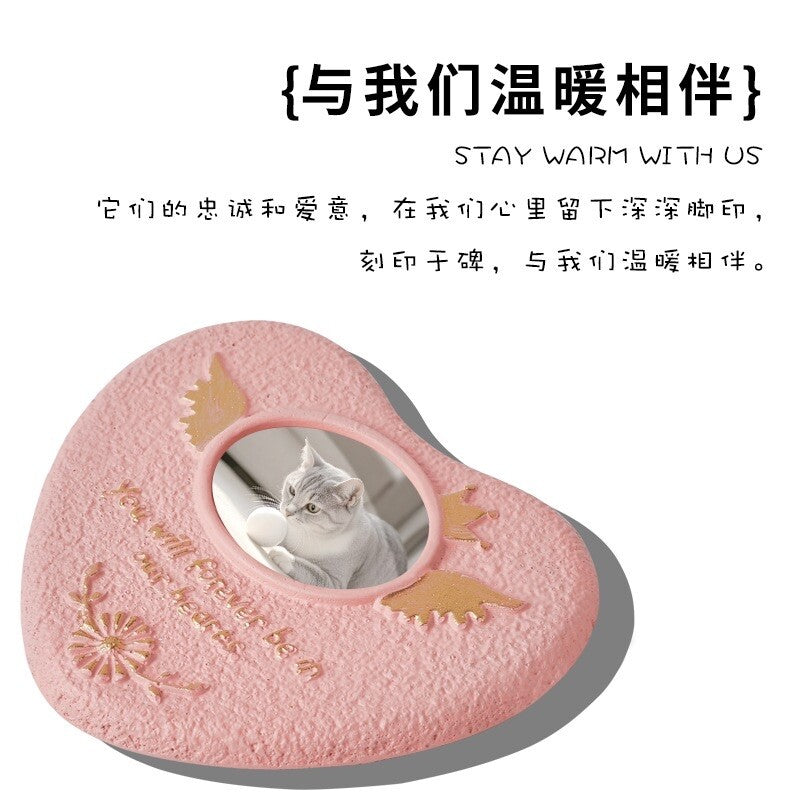 Stone-effect pet headstones 2